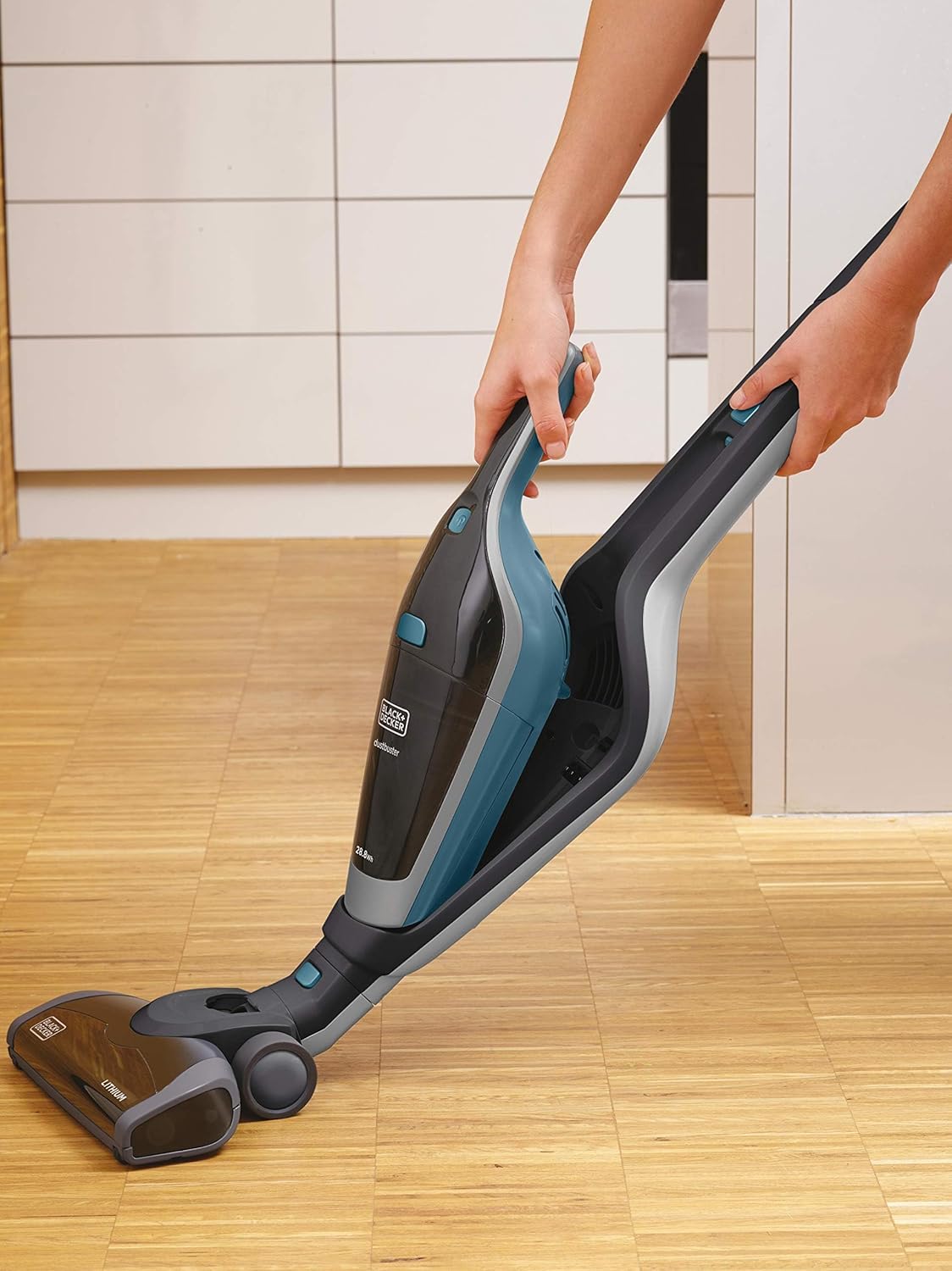 Black & Decker SVA420B-B5 14.4V 28.8Wh Cordless Stick Vacuum Cleaner, 2Ah Lithium-Ion Battery 2in1 Floor